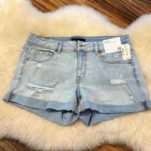 Aeropostale Size 12 Aero Low Rise Midi 3.5” stretch denim shorts.